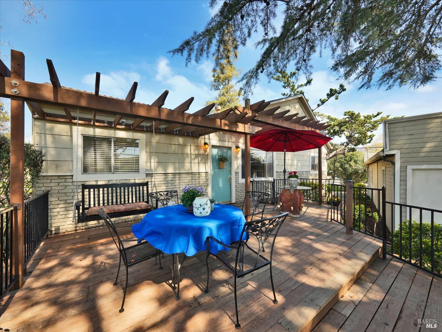 Detail Gallery Image 5 of 56 For 2060 Hagen Rd, Napa,  CA 94558 - 3 Beds | 2 Baths