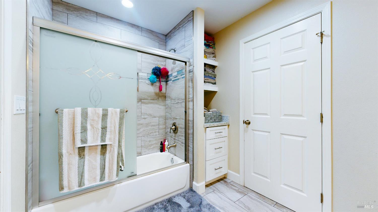 Detail Gallery Image 51 of 99 For 380 Irwin Ln, Santa Rosa,  CA 95401 - 3 Beds | 2 Baths