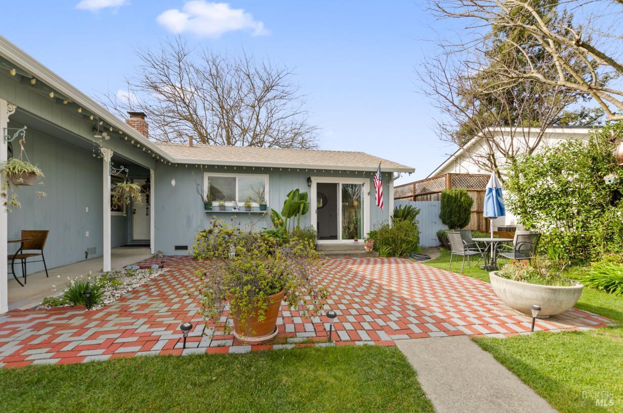 Detail Gallery Image 3 of 28 For 19295 Junipero Serra Dr, Sonoma,  CA 95476 - 3 Beds | 2 Baths