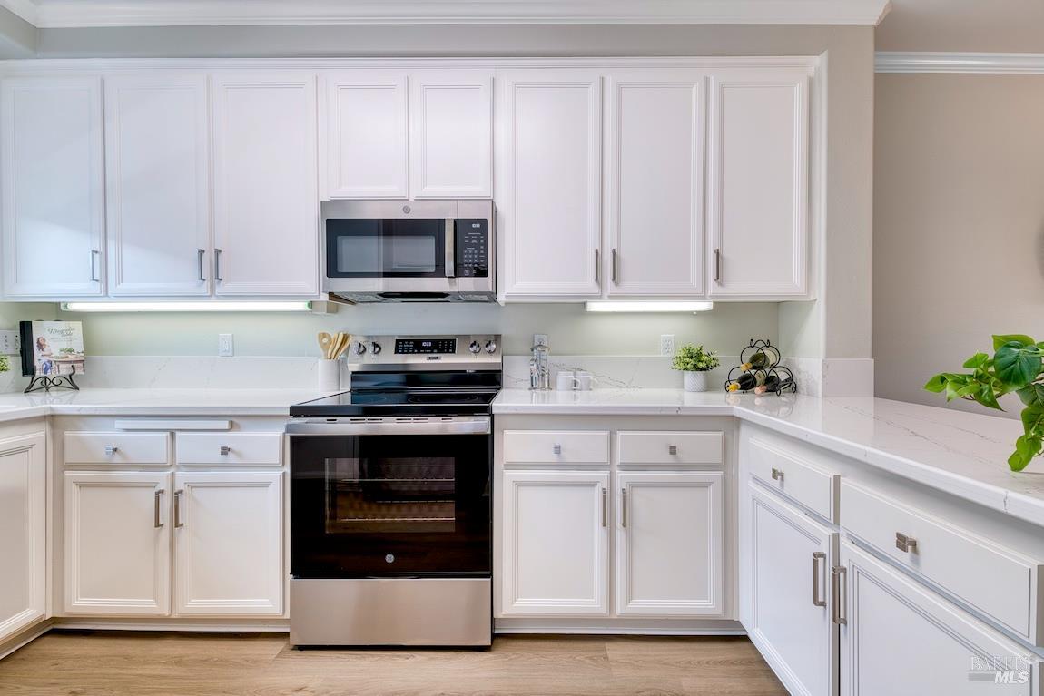 Detail Gallery Image 5 of 28 For 1587 S Novato Blvd #308,  Novato,  CA 94947 - 2 Beds | 2 Baths