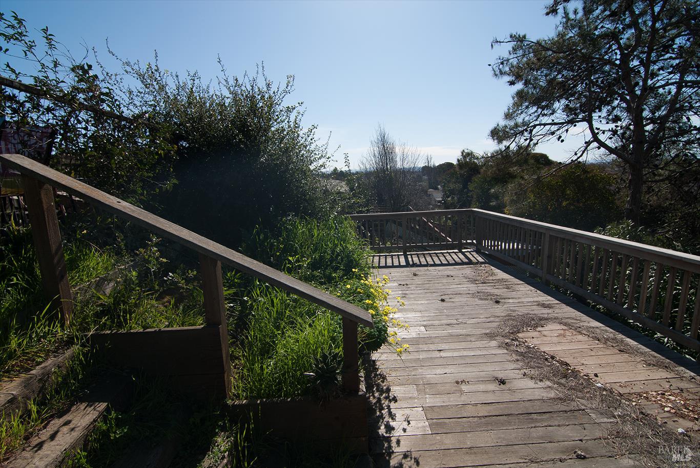 Detail Gallery Image 11 of 14 For 1009 Donaldson Way, American Canyon,  CA 94503 - 3 Beds | 2 Baths