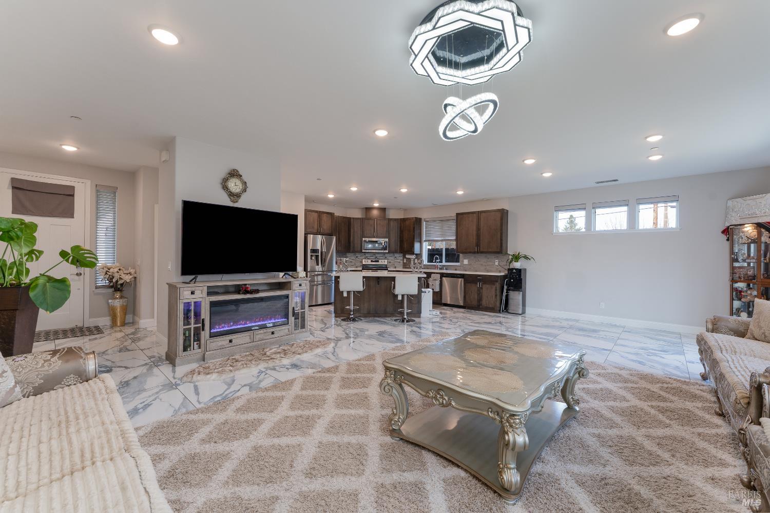 Detail Gallery Image 11 of 27 For 1407 Brothers Ln, Willits,  CA 95490 - 4 Beds | 2 Baths