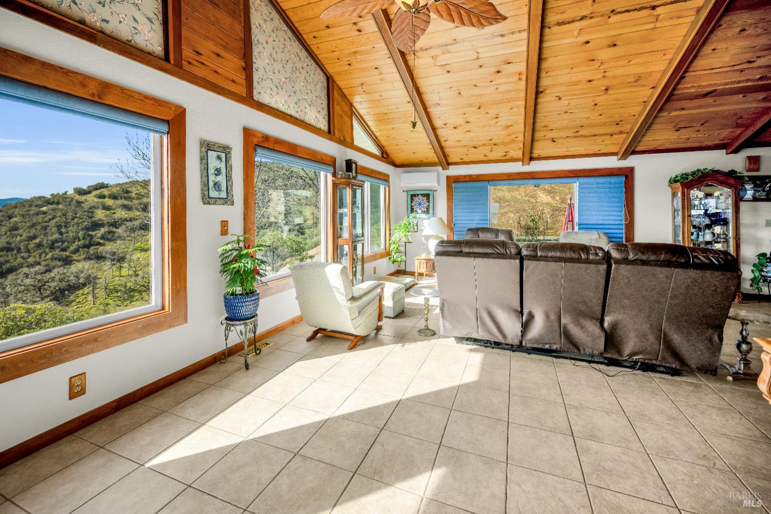 Detail Gallery Image 6 of 60 For 3774 Leal Dr, Lakeport,  CA 95453 - 4 Beds | 3 Baths