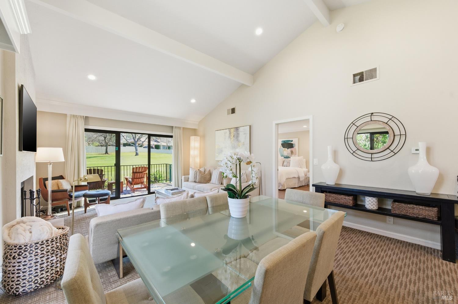 Detail Gallery Image 11 of 56 For 868 Oak Leaf Way, Napa,  CA 94558 - 2 Beds | 2 Baths