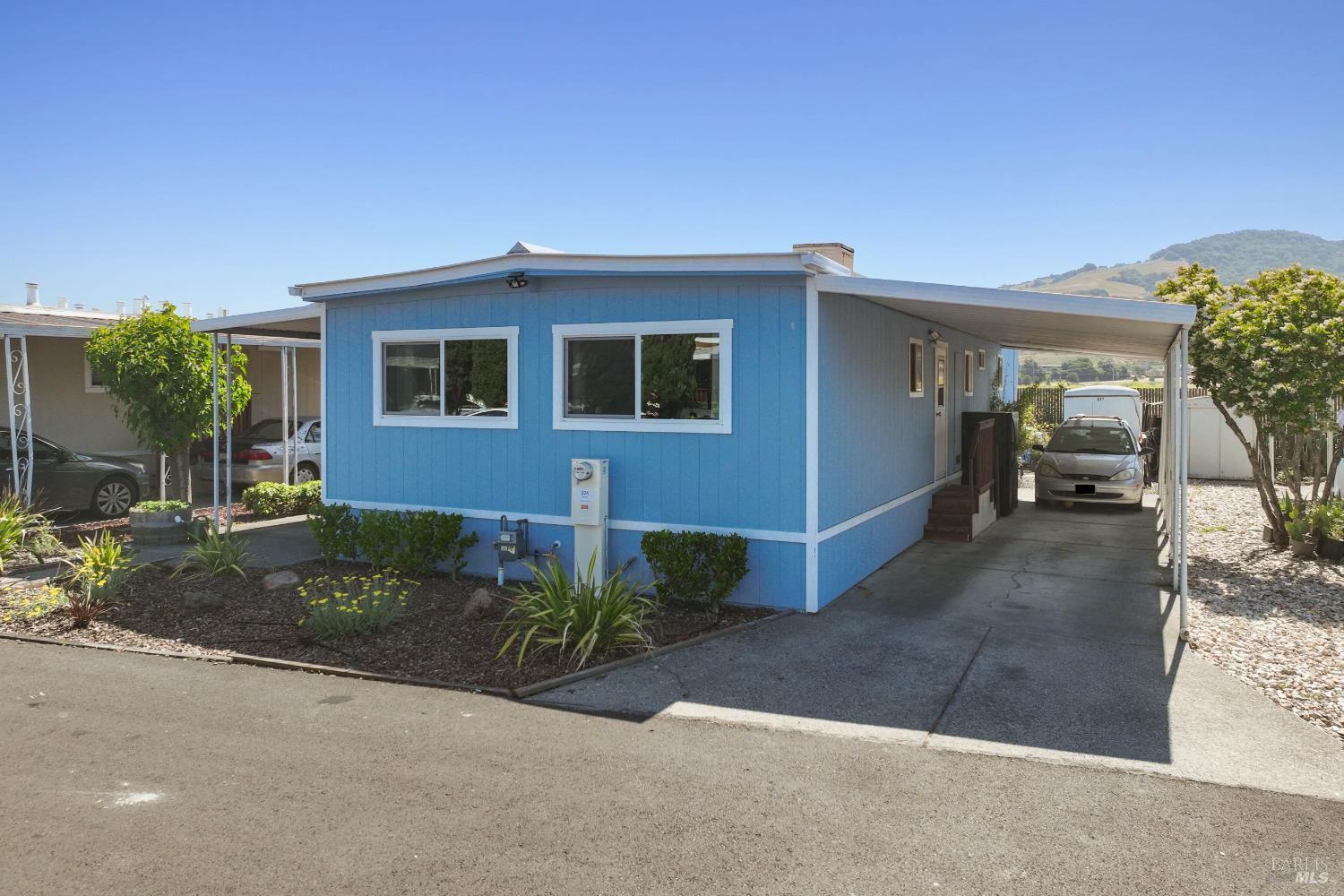 Detail Gallery Image 3 of 38 For 324 Pear Ln, Santa Rosa,  CA 95407 - 3 Beds | 2 Baths