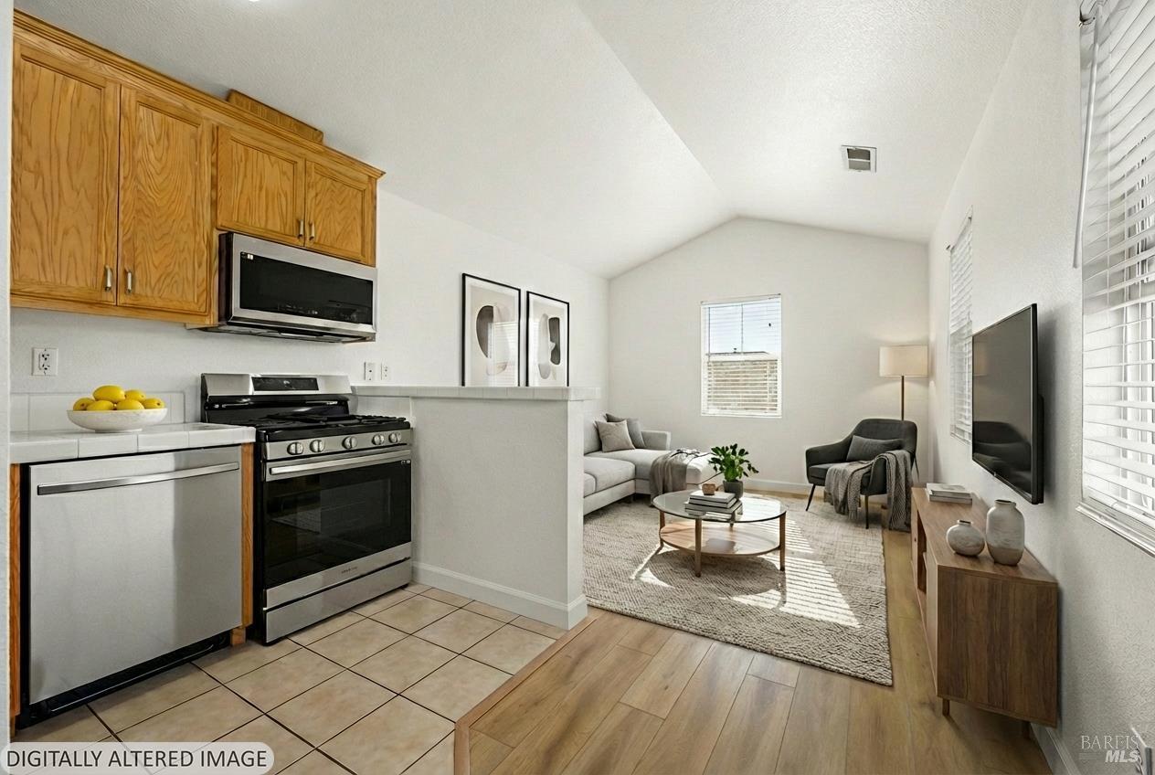 Detail Gallery Image 6 of 39 For 2023 Northfield Dr, Santa Rosa,  CA 95403 - 4 Beds | 3/1 Baths