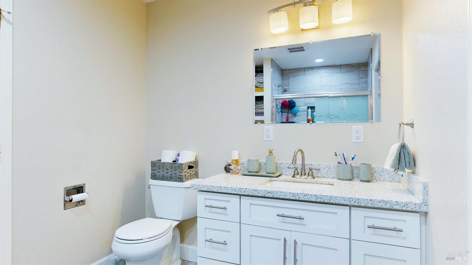 Detail Gallery Image 50 of 99 For 380 Irwin Ln, Santa Rosa,  CA 95401 - 3 Beds | 2 Baths