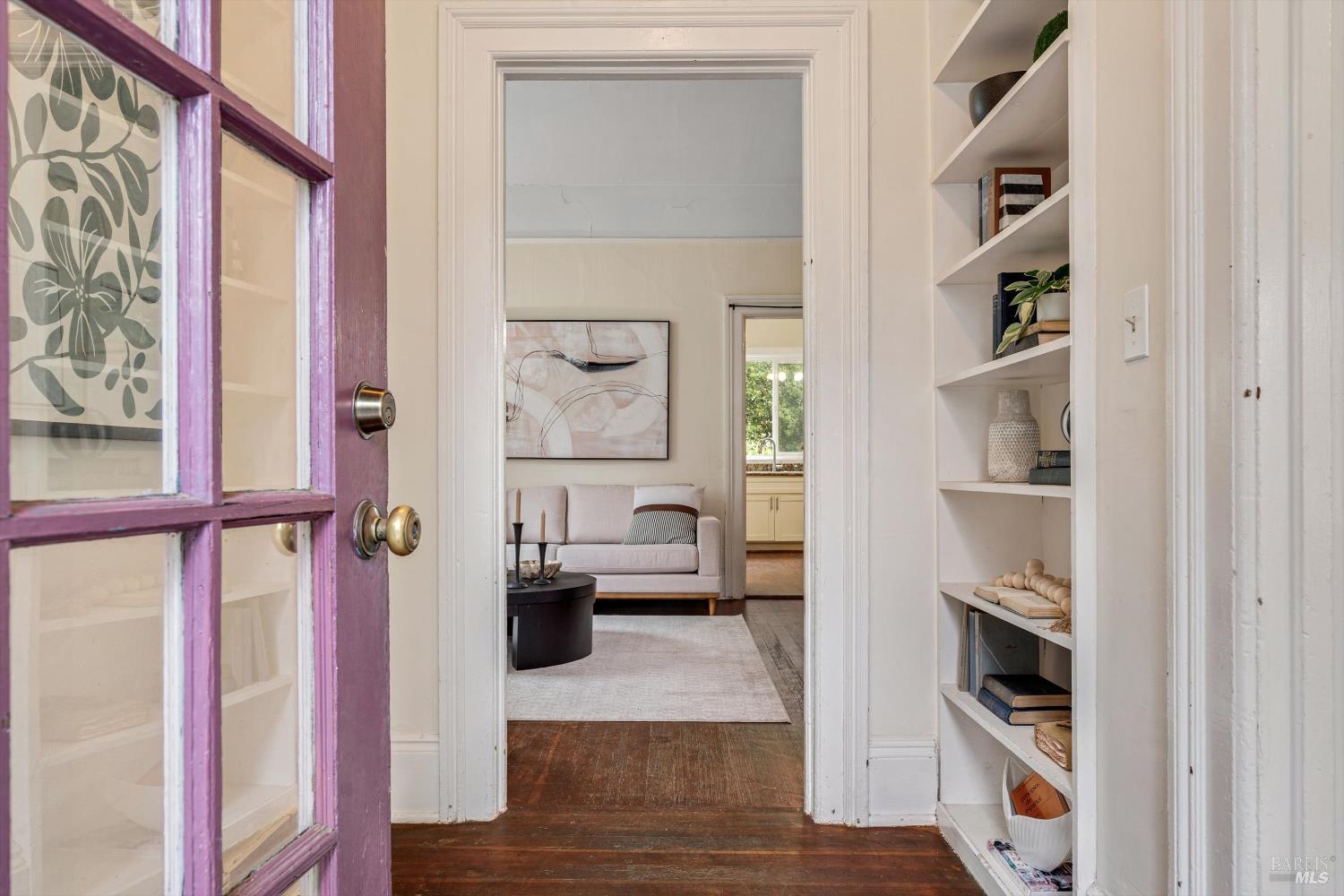 Detail Gallery Image 4 of 40 For 317 8th St, Petaluma,  CA 94952 - 4 Beds | 2 Baths