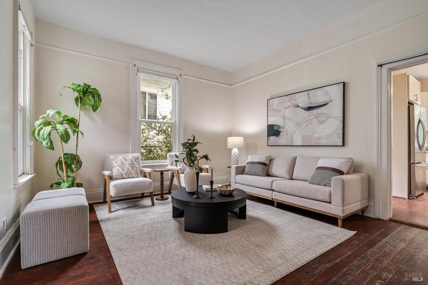 Detail Gallery Image 5 of 40 For 317 8th St, Petaluma,  CA 94952 - 4 Beds | 2 Baths