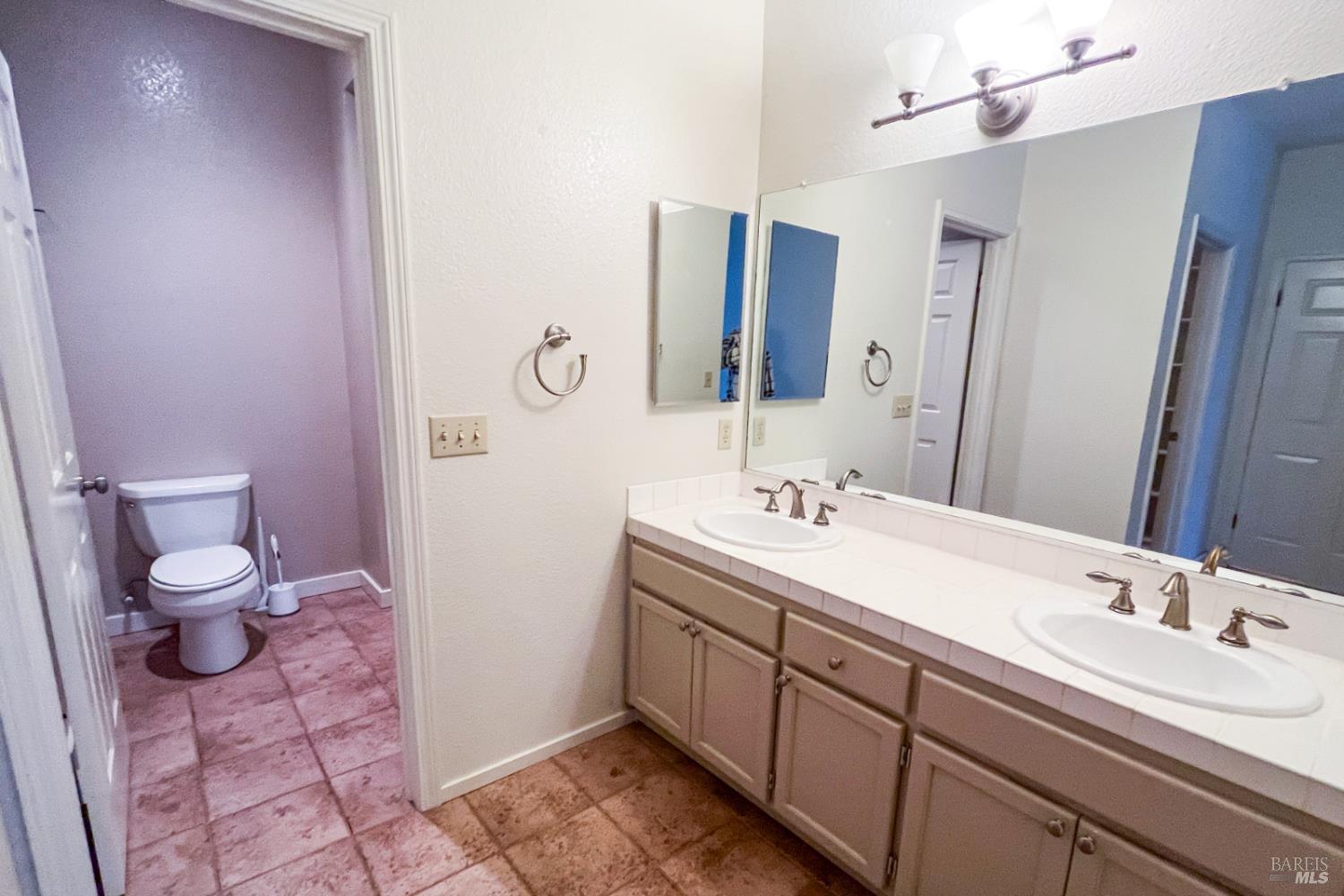 Detail Gallery Image 14 of 25 For 615 Cherry Ave, Sonoma,  CA 95476 - 2 Beds | 2 Baths