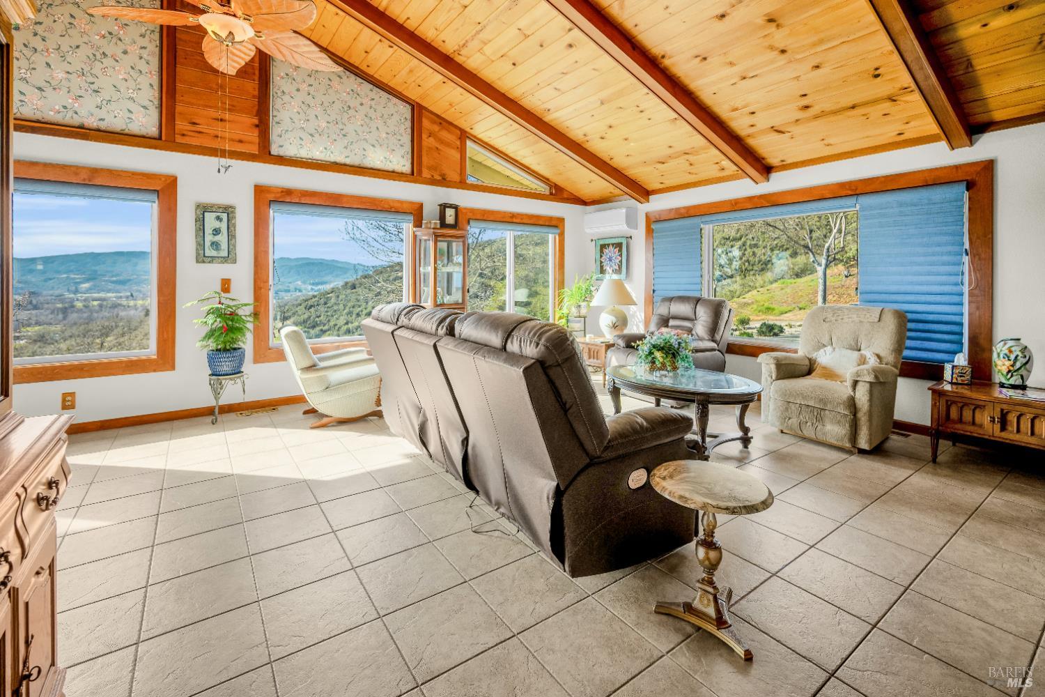 Detail Gallery Image 3 of 60 For 3774 Leal Dr, Lakeport,  CA 95453 - 4 Beds | 3 Baths