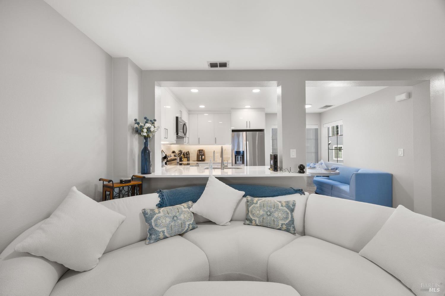 Detail Gallery Image 9 of 26 For 465 E Fifth St, Benicia,  CA 94510 - 2 Beds | 2/1 Baths