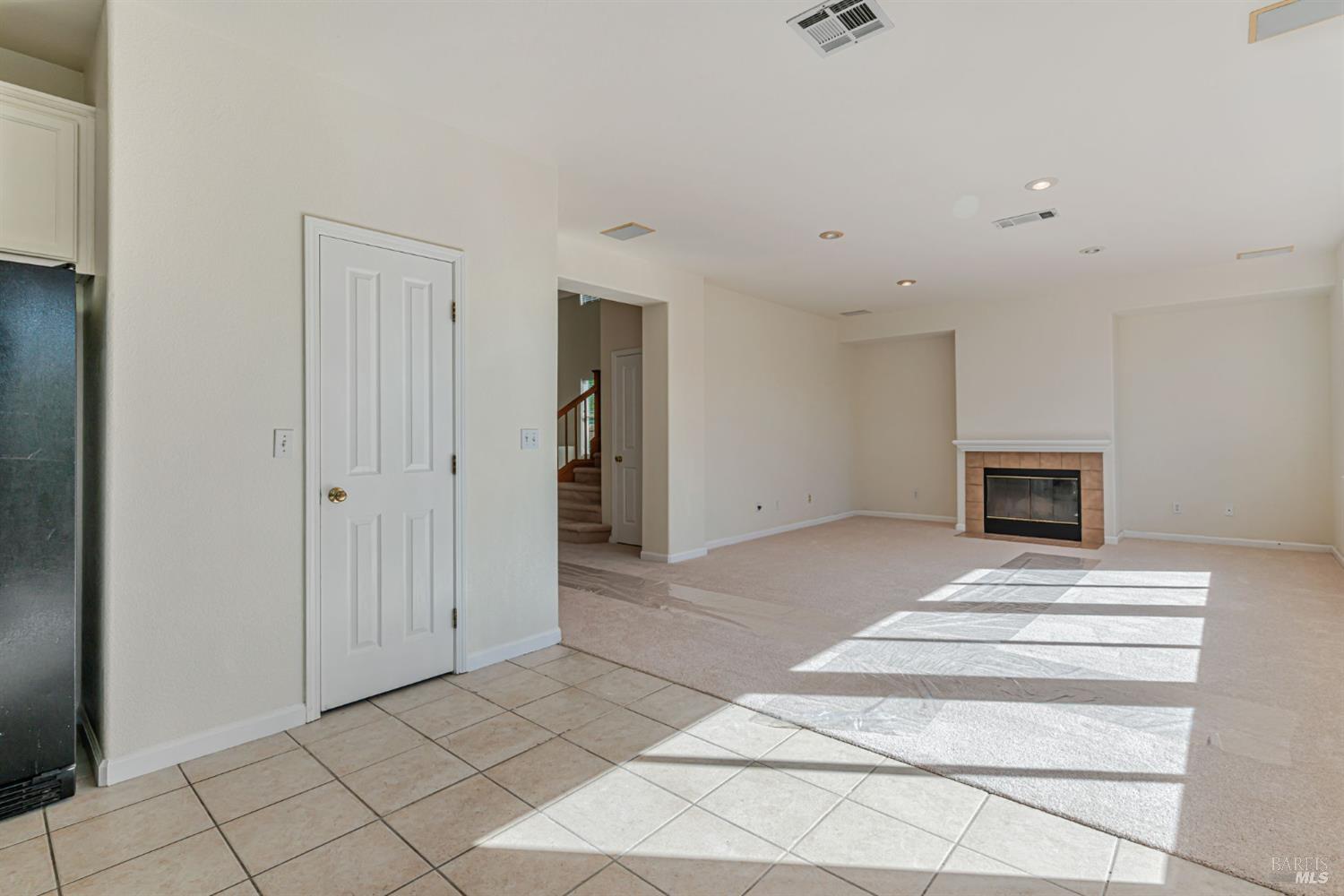 Detail Gallery Image 11 of 49 For 6206 Pebble Beach Dr, Vallejo,  CA 94591 - 5 Beds | 4 Baths