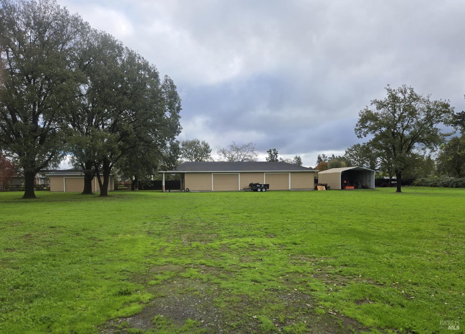 Detail Gallery Image 2 of 8 For 4782 Hall Rd, Santa Rosa,  CA 95401 - 3 Beds | 2/1 Baths