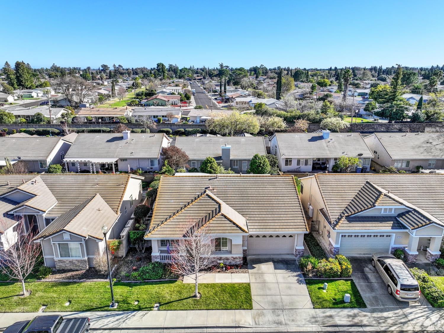 Detail Gallery Image 2 of 62 For 161 Currant Ln, Vacaville,  CA 95687 - 2 Beds | 2 Baths