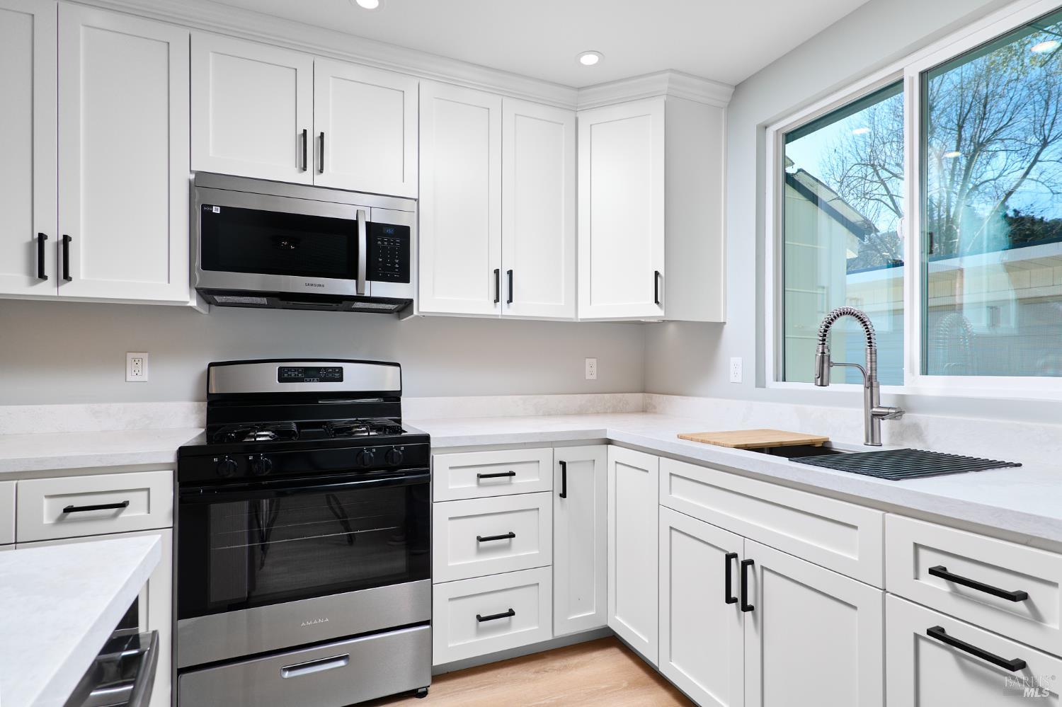 Detail Gallery Image 8 of 39 For 157 Homewood Ave, Napa,  CA 94558 - 3 Beds | 2 Baths