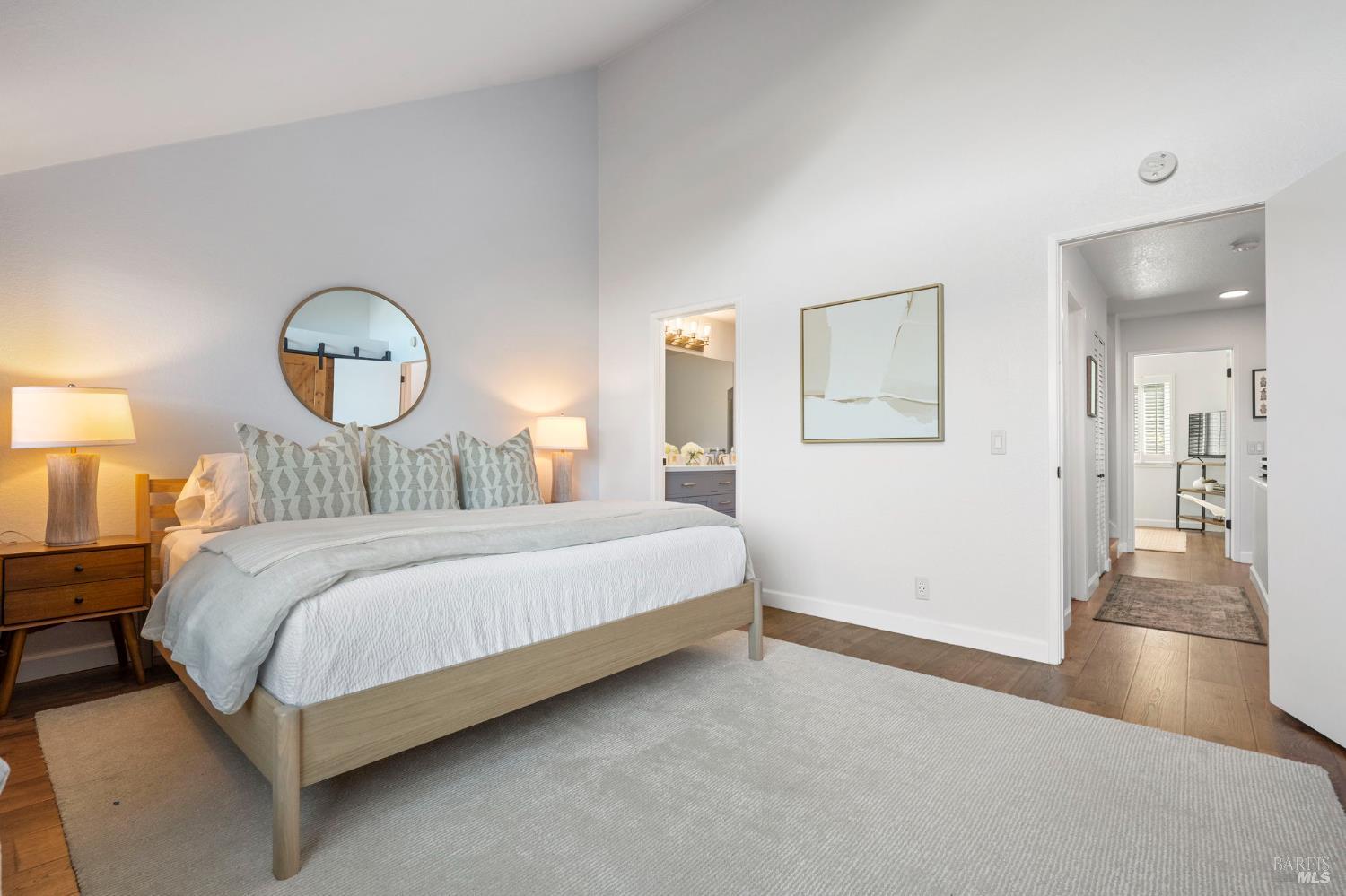 Detail Gallery Image 20 of 33 For 252 Bay Vista Cir, Sausalito,  CA 94965 - 3 Beds | 2/1 Baths