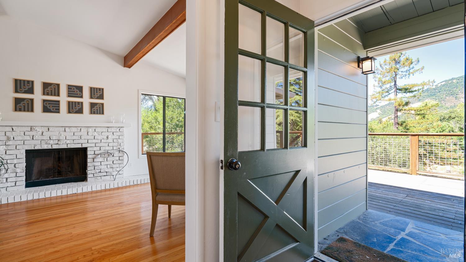 Detail Gallery Image 3 of 29 For 6131 Batesole Dr, Santa Rosa,  CA 95404 - 3 Beds | 2 Baths