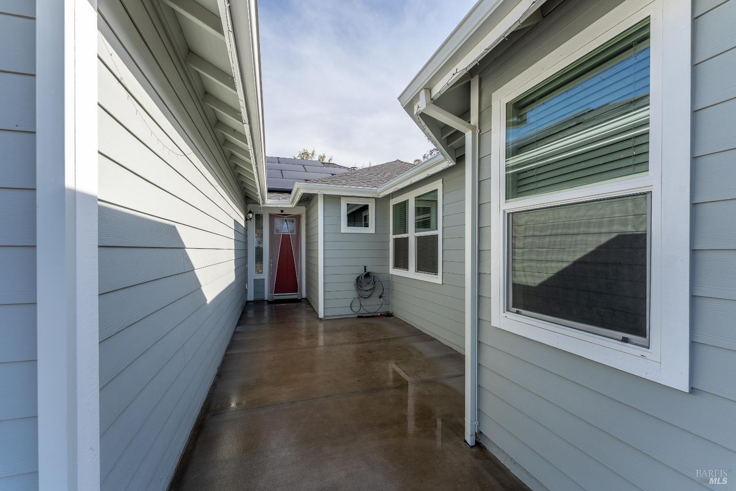 Detail Gallery Image 4 of 27 For 1407 Brothers Ln, Willits,  CA 95490 - 4 Beds | 2 Baths