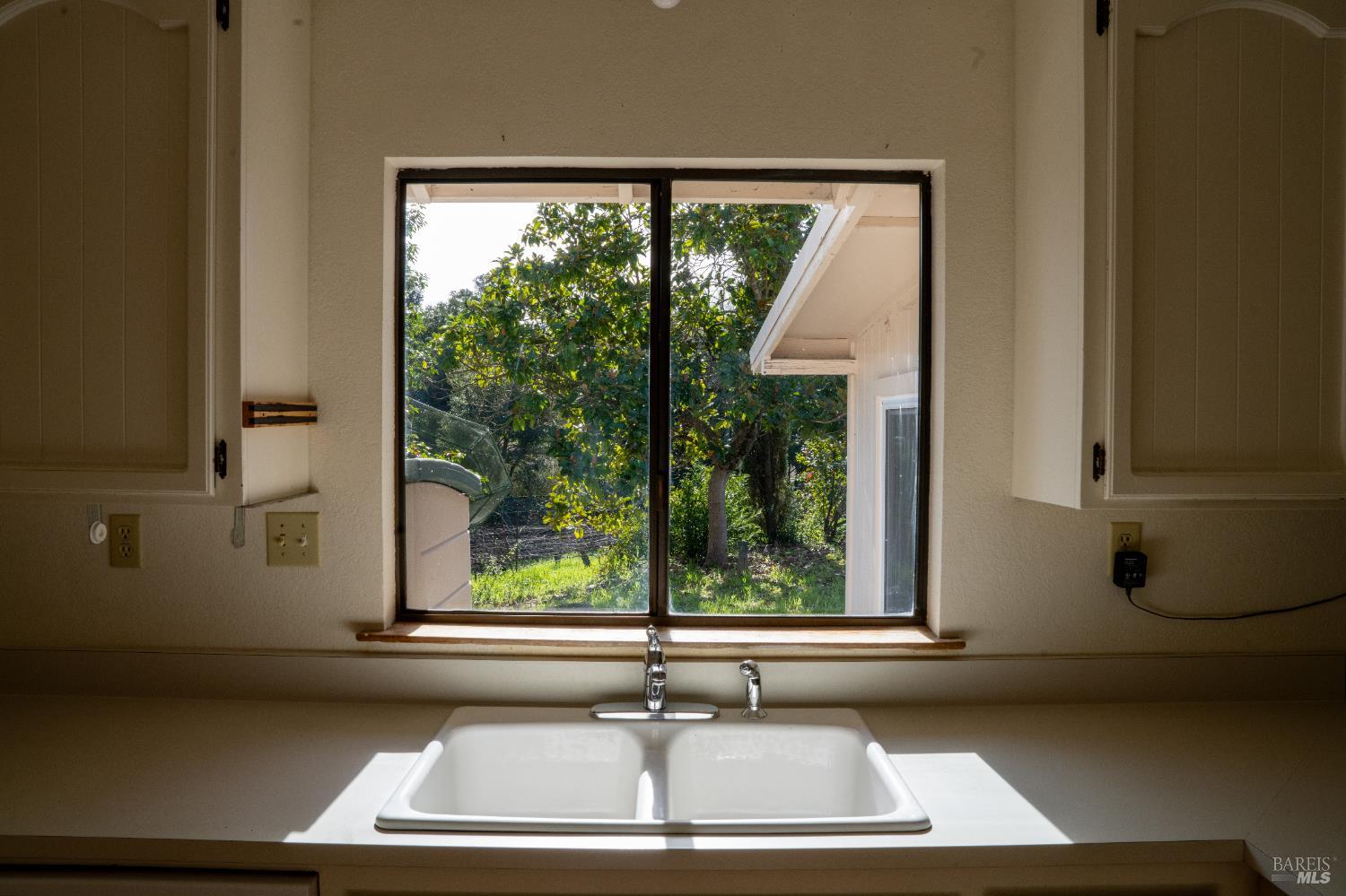 Detail Gallery Image 19 of 21 For 5555 Rio Vida Ln, Sebastopol,  CA 95472 - 3 Beds | 2 Baths