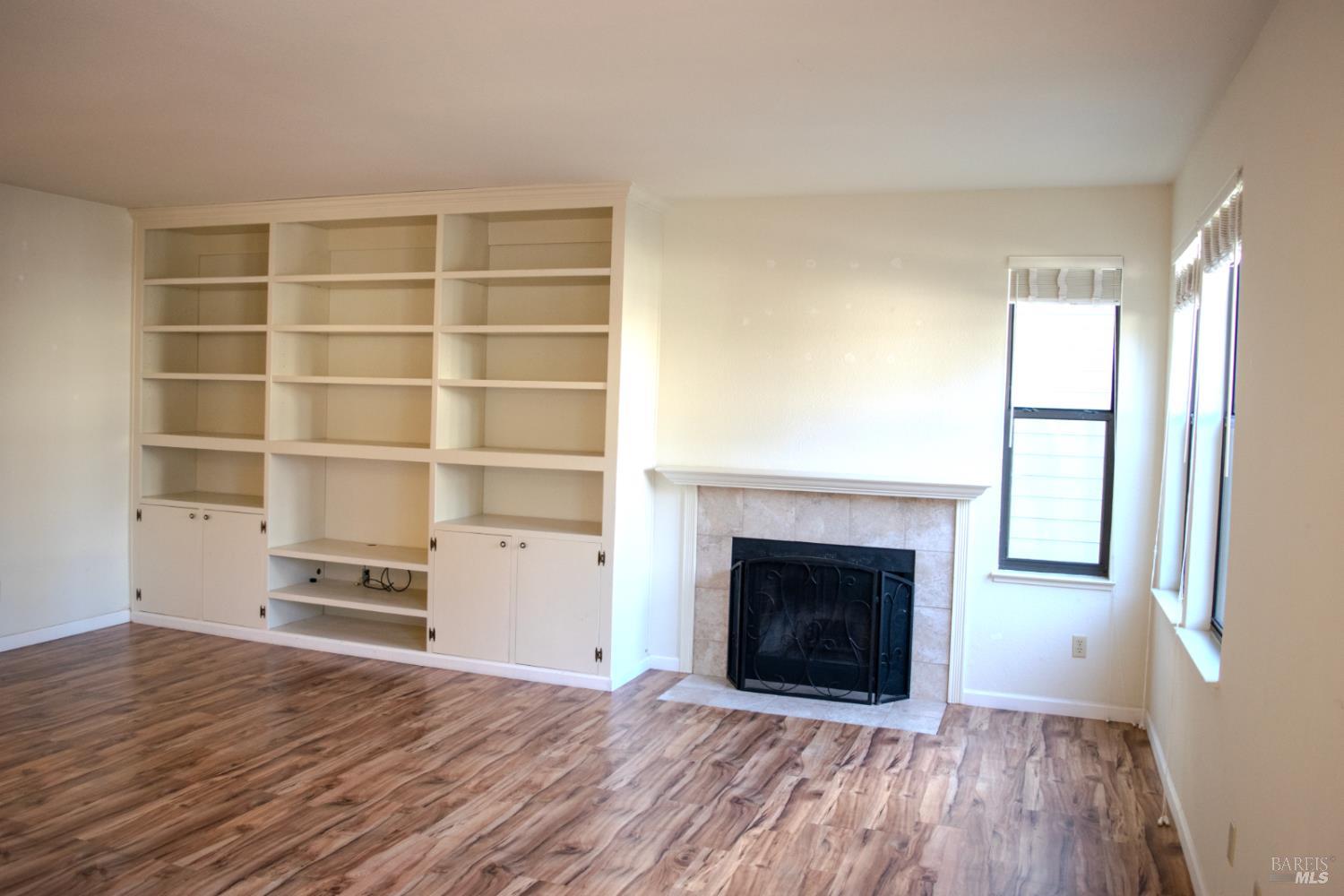 Detail Gallery Image 5 of 25 For 615 Cherry Ave, Sonoma,  CA 95476 - 2 Beds | 2 Baths