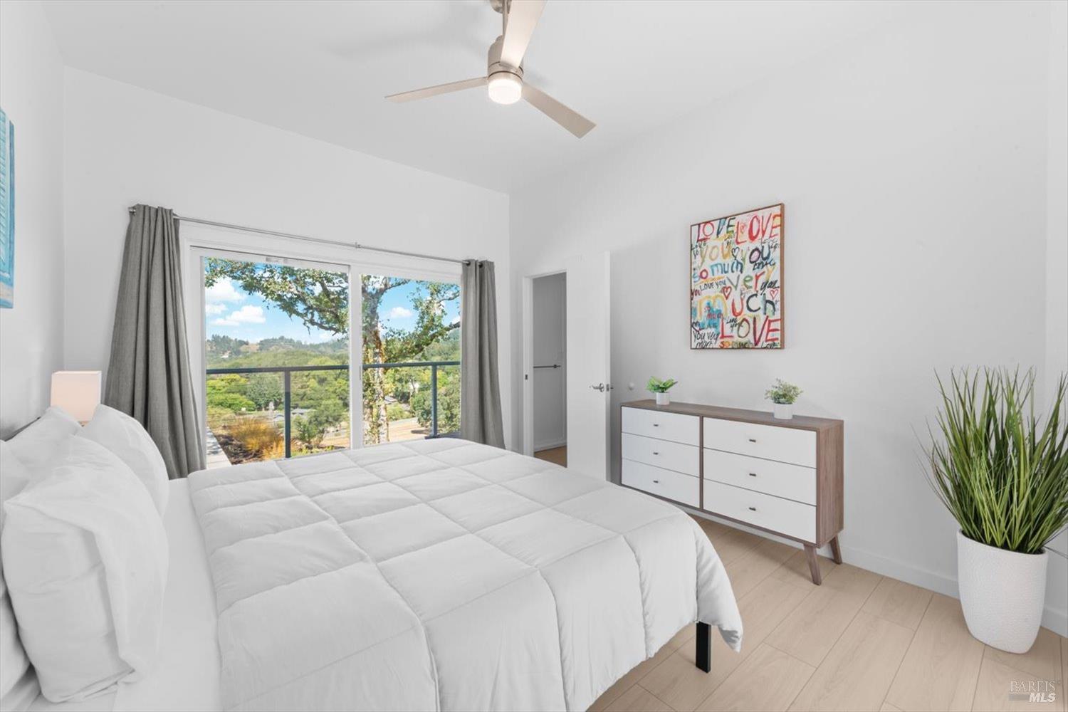 Detail Gallery Image 13 of 30 For 5860 Sharp Rd, Calistoga,  CA 94515 - 4 Beds | 4 Baths