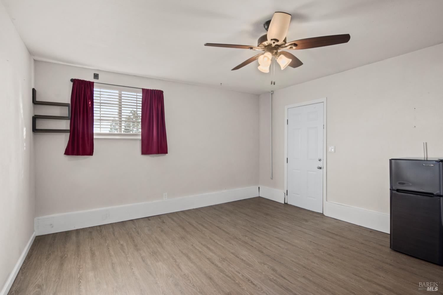 Detail Gallery Image 22 of 25 For 45 Buena Vis, Novato,  CA 94947 - 3 Beds | 2 Baths