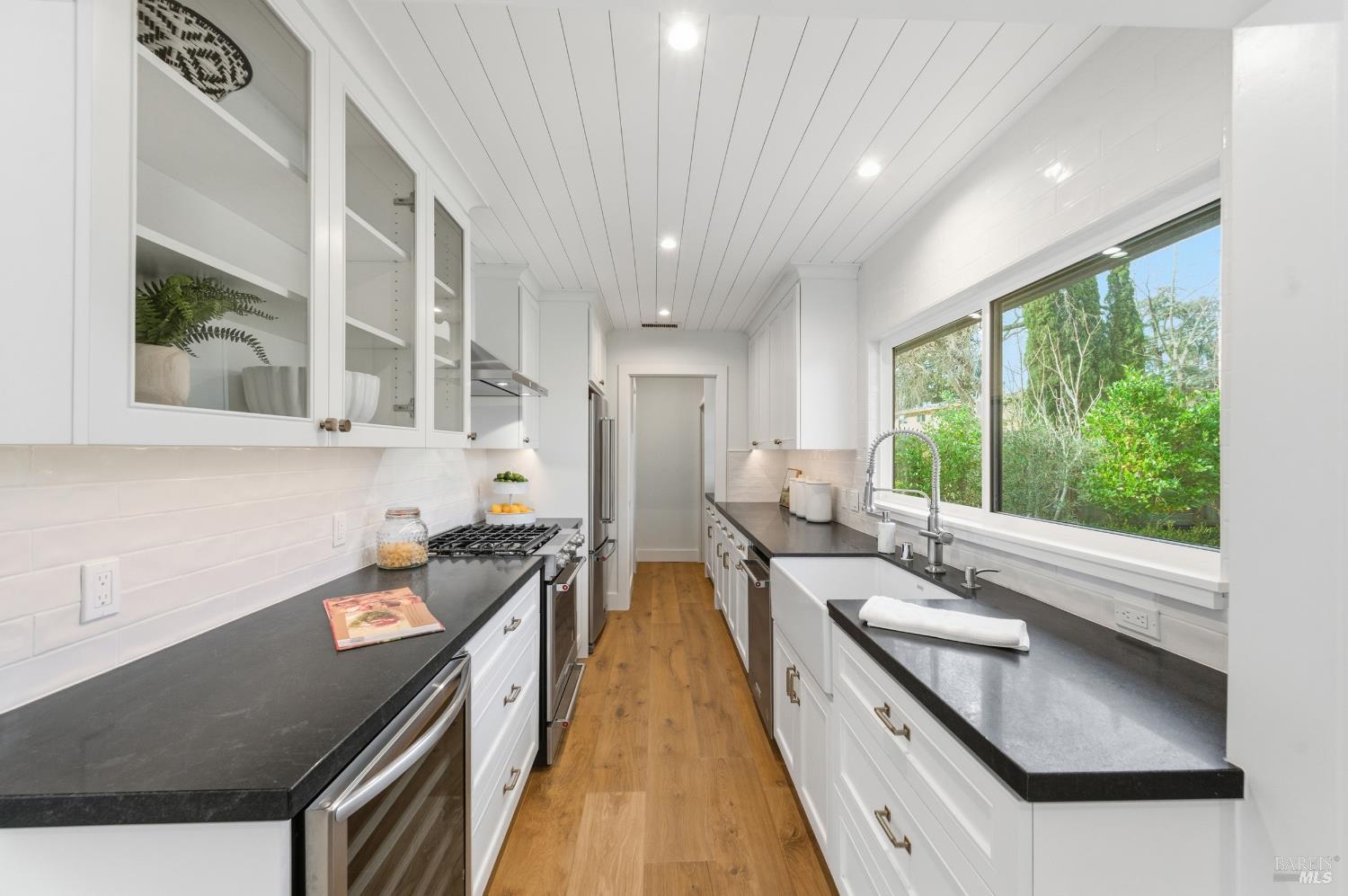 Detail Gallery Image 41 of 66 For 1123 Oak Ave, Saint Helena,  CA 94574 - 4 Beds | 4/2 Baths