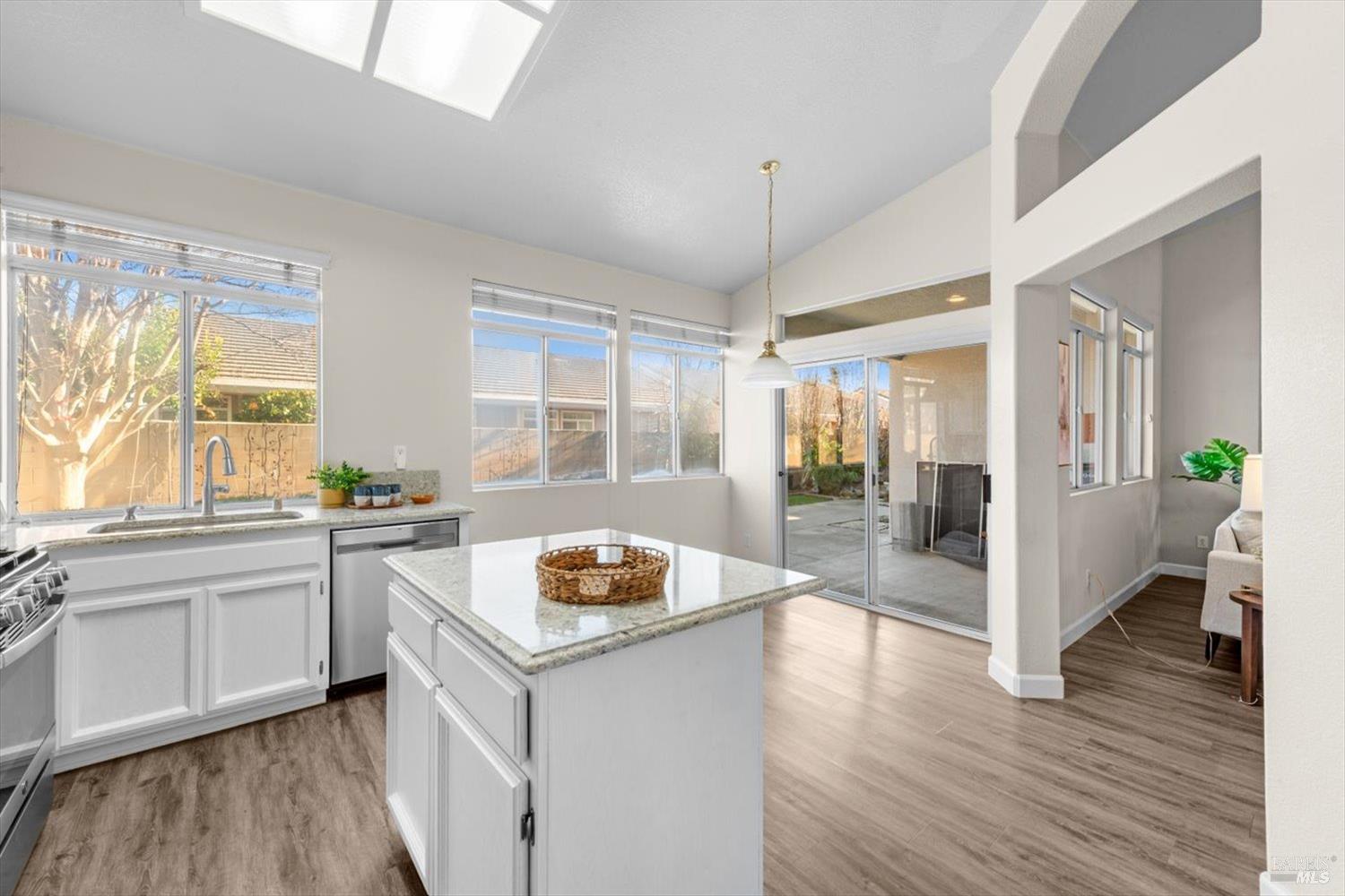 Detail Gallery Image 17 of 44 For 149 Currant Ln, Vacaville,  CA 95687 - 3 Beds | 2 Baths