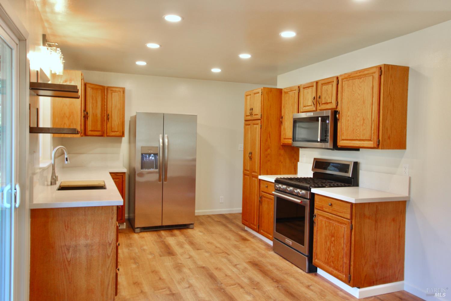 Detail Gallery Image 10 of 49 For 16160 Laughlin Rd, Guerneville,  CA 95446 - 3 Beds | 2 Baths