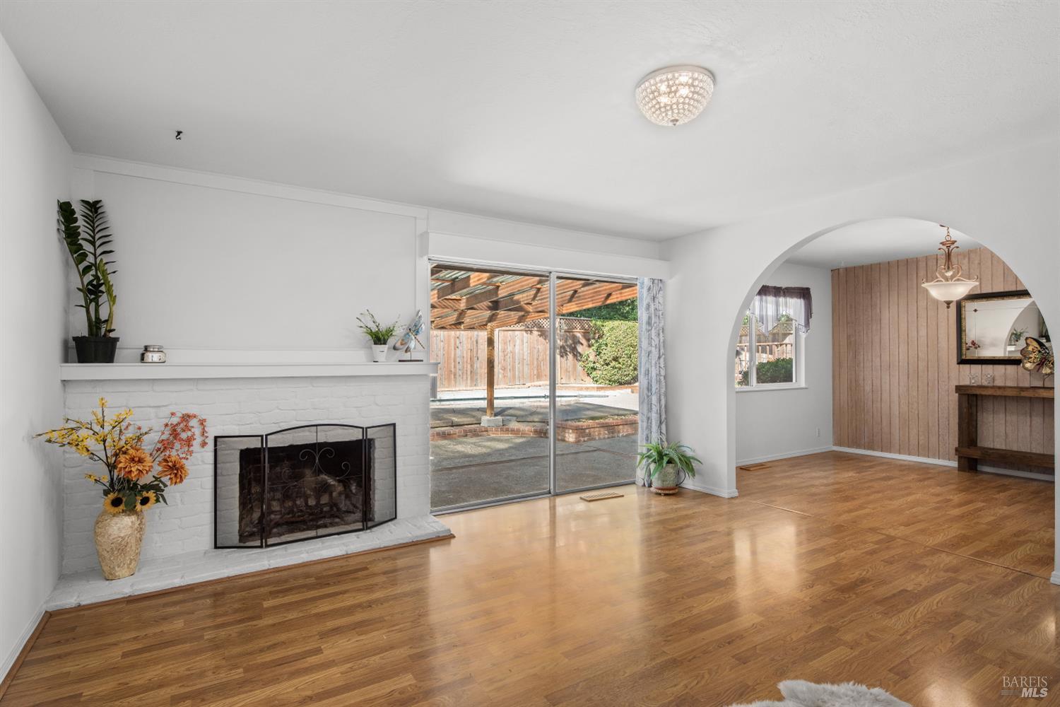 Detail Gallery Image 10 of 25 For 45 Buena Vis, Novato,  CA 94947 - 3 Beds | 2 Baths