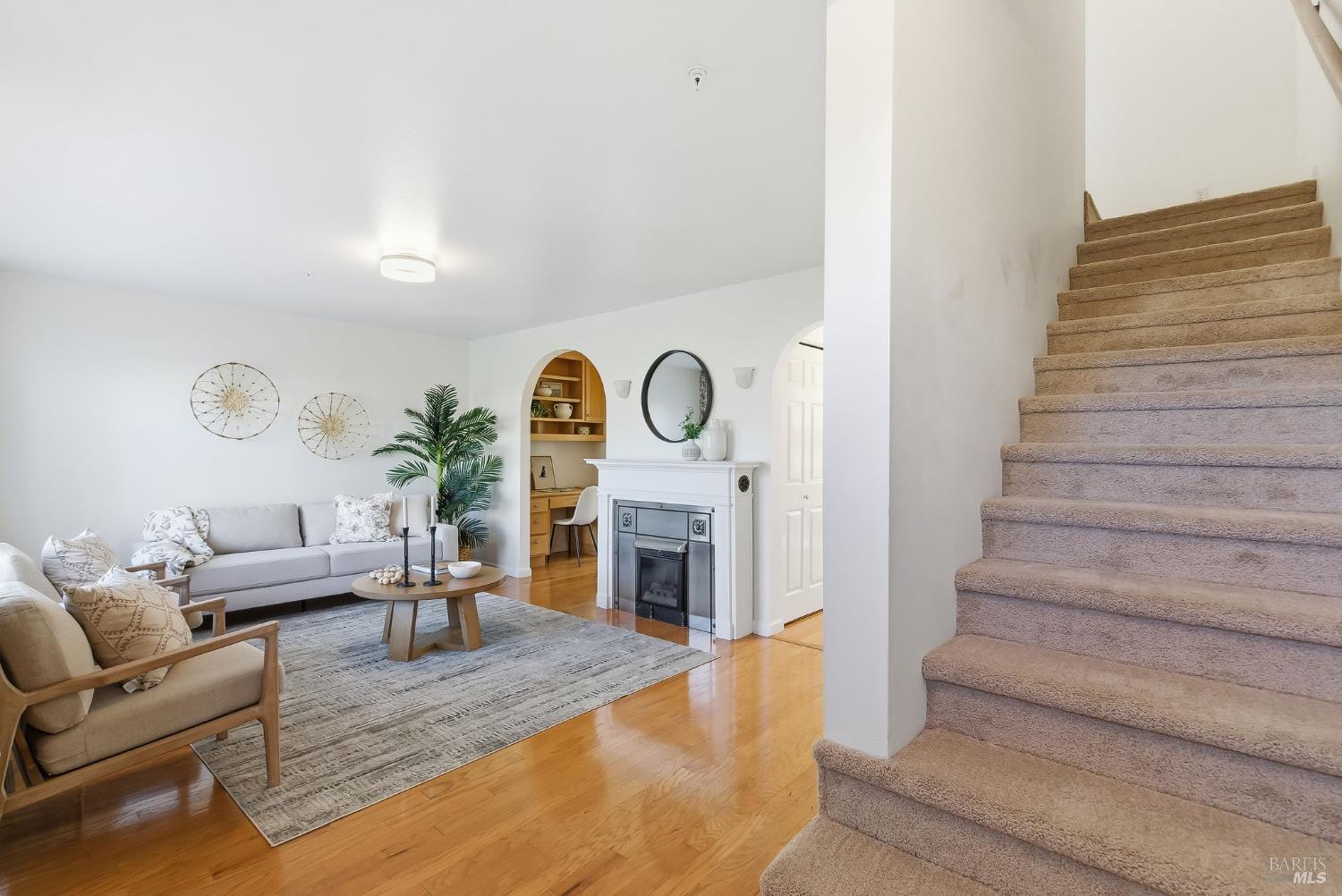 Detail Gallery Image 5 of 51 For 1816 Downing St, Petaluma,  CA 94954 - 3 Beds | 1/1 Baths