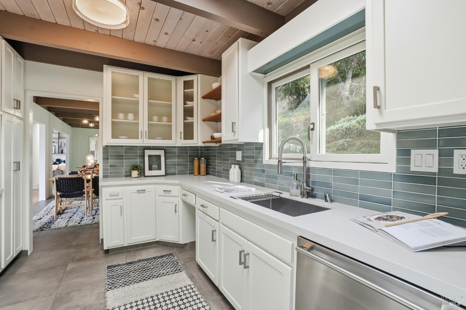 Detail Gallery Image 11 of 46 For 316 Rydal Ave, Mill Valley,  CA 94941 - 4 Beds | 3 Baths