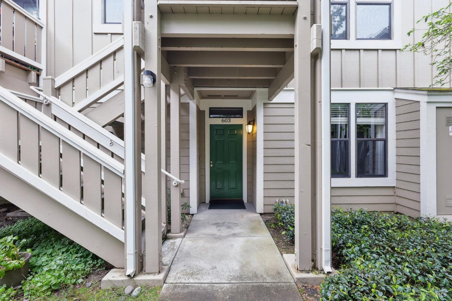 Detail Gallery Image 5 of 36 For 603 Cherry Ave, Sonoma,  CA 95476 - 2 Beds | 2 Baths