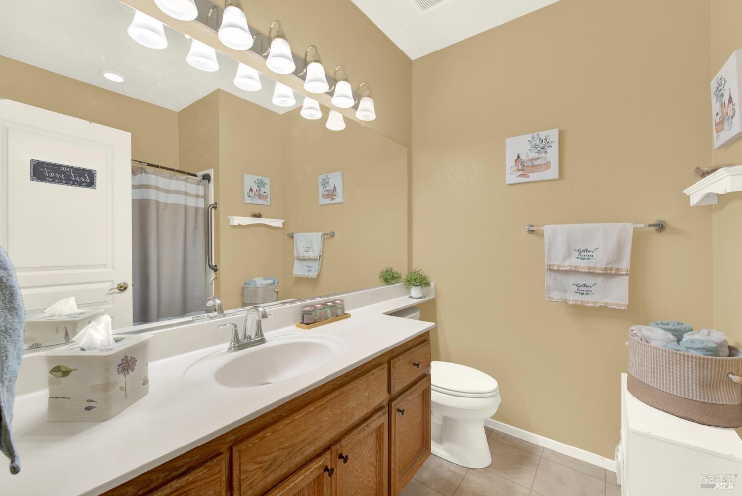 Detail Gallery Image 42 of 62 For 161 Currant Ln, Vacaville,  CA 95687 - 2 Beds | 2 Baths