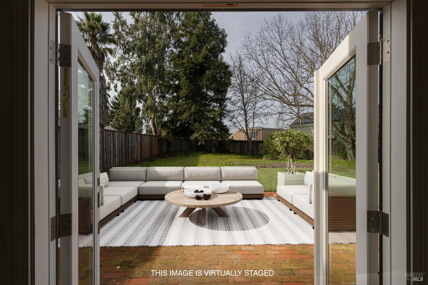 Detail Gallery Image 20 of 31 For 125 Saratoga Ct, Petaluma,  CA 94954 - 4 Beds | 2 Baths