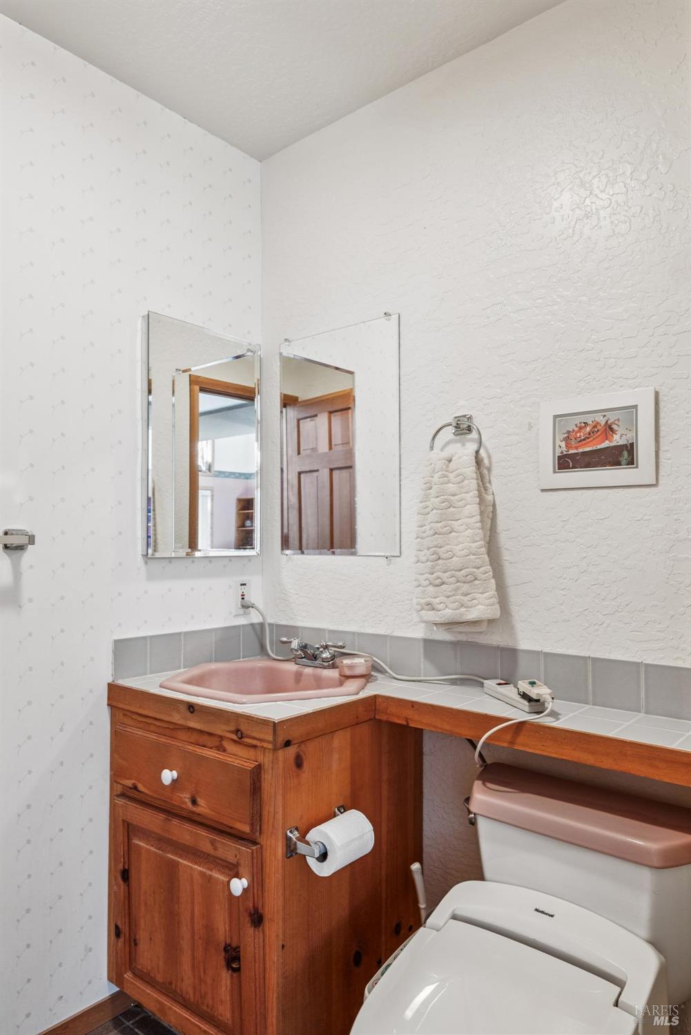 Detail Gallery Image 34 of 53 For 27 Beechwood Ct, Napa,  CA 94558 - 4 Beds | 2/1 Baths