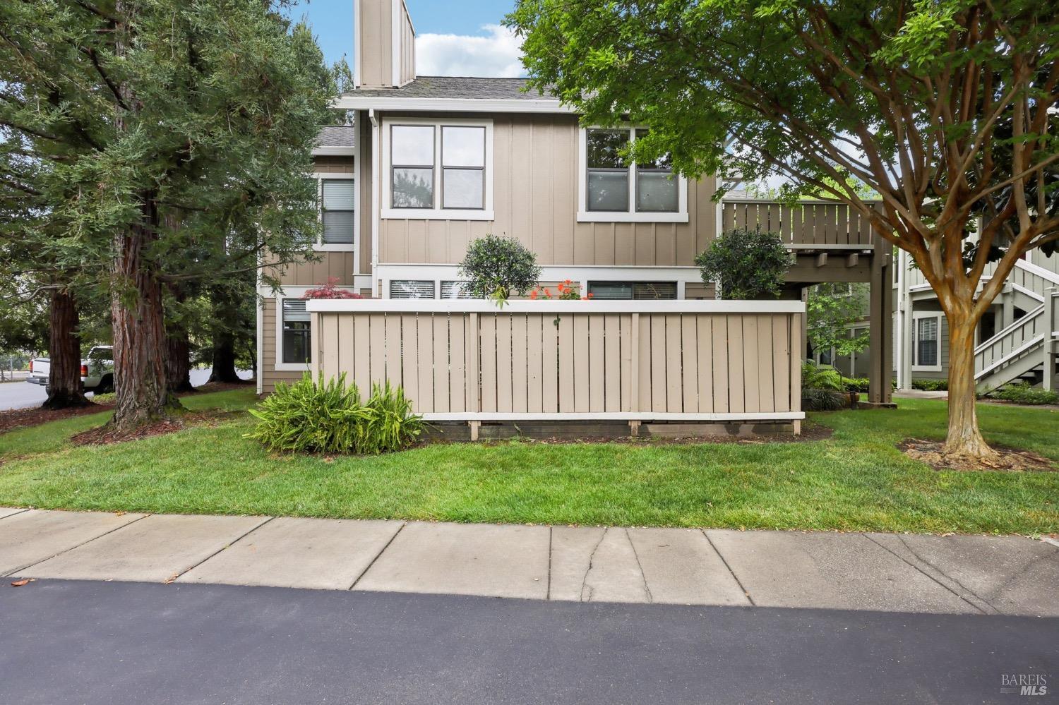 Detail Gallery Image 31 of 36 For 603 Cherry Ave, Sonoma,  CA 95476 - 2 Beds | 2 Baths