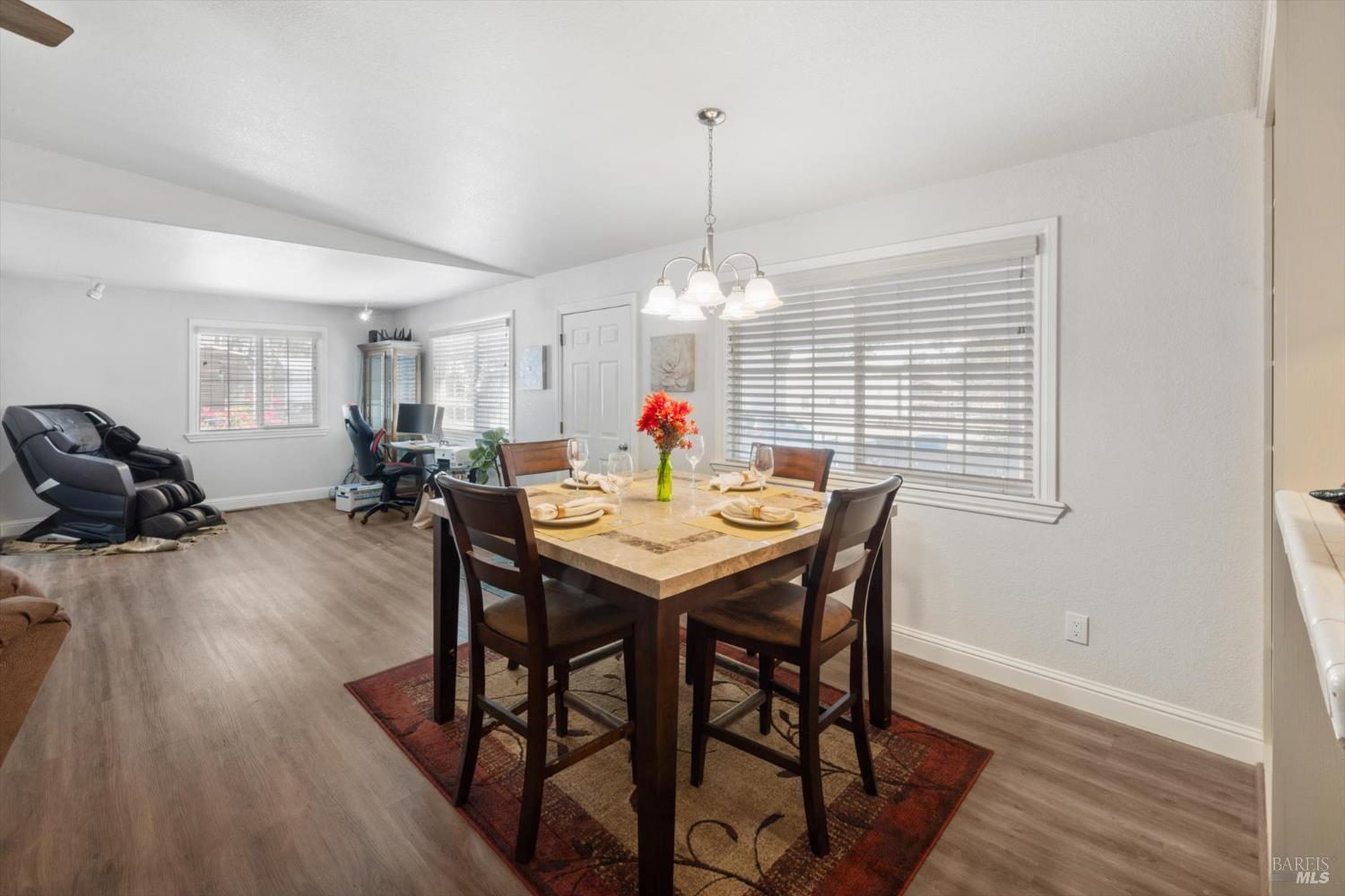 Detail Gallery Image 10 of 60 For 7672 Country Ln, Vacaville,  CA 95688 - 3 Beds | 3 Baths