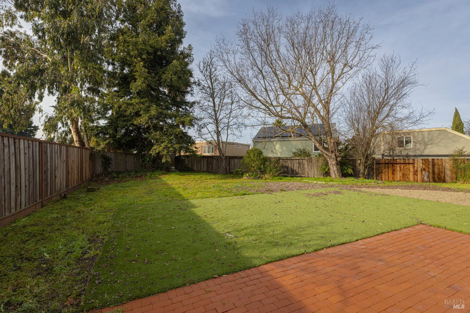 Detail Gallery Image 23 of 31 For 125 Saratoga Ct, Petaluma,  CA 94954 - 4 Beds | 2 Baths