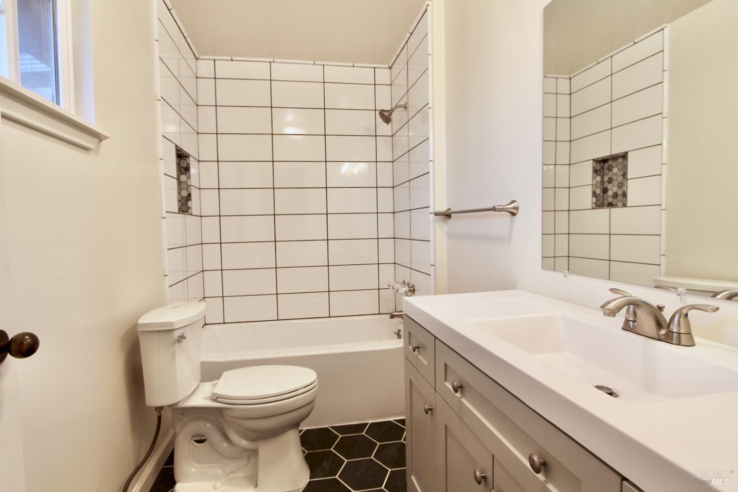 Detail Gallery Image 25 of 49 For 16160 Laughlin Rd, Guerneville,  CA 95446 - 3 Beds | 2 Baths