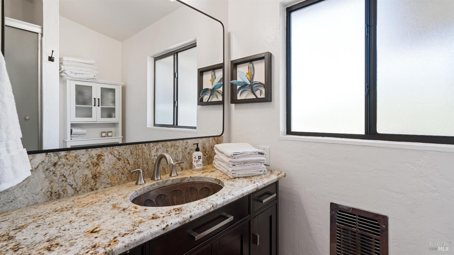Detail Gallery Image 20 of 29 For 6131 Batesole Dr, Santa Rosa,  CA 95404 - 3 Beds | 2 Baths