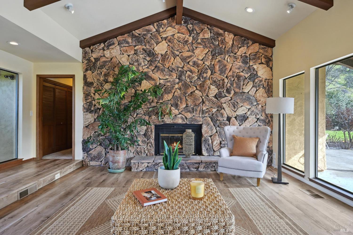 Detail Gallery Image 6 of 39 For 2550 Greenwood Ave, Calistoga,  CA 94515 - 4 Beds | 2/1 Baths