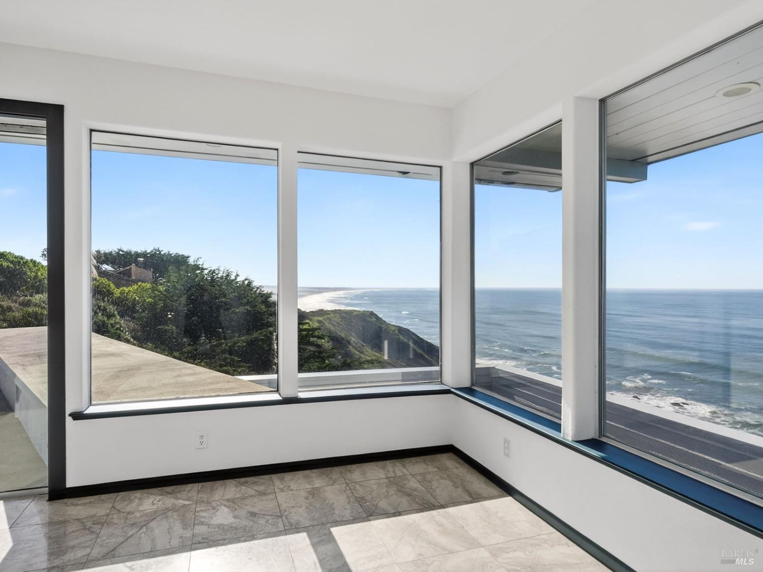 Detail Gallery Image 7 of 61 For 14800 Navarro Way, Manchester,  CA 95459 - 4 Beds | 3 Baths