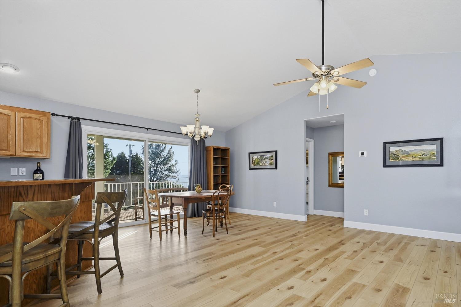 Detail Gallery Image 13 of 30 For 19093 Ravenhill Rd, Hidden Valley Lake,  CA 95467 - 3 Beds | 2 Baths