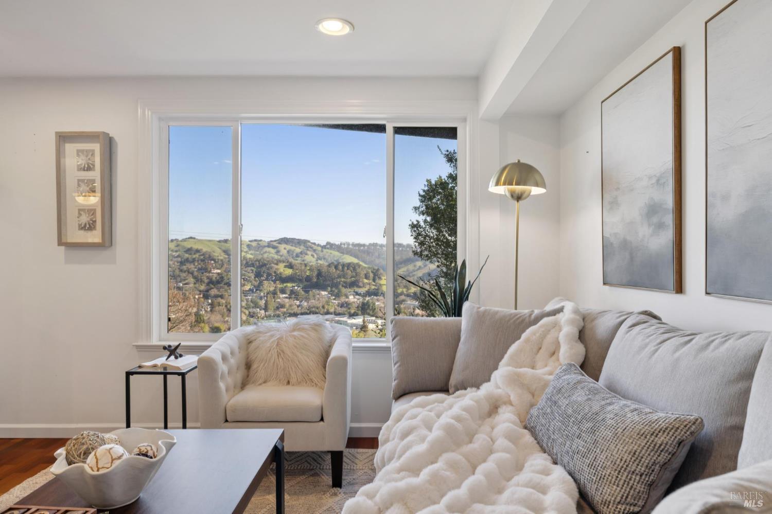 Detail Gallery Image 5 of 55 For 418 Scenic Ave, San Anselmo,  CA 94960 - 3 Beds | 2 Baths