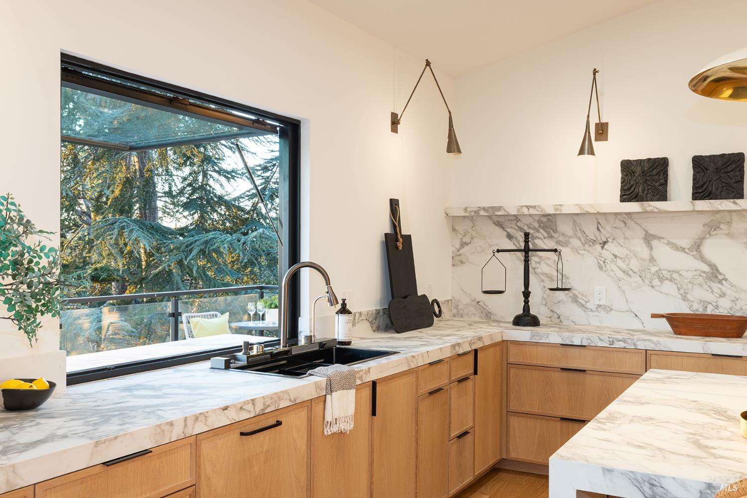 Detail Gallery Image 15 of 74 For 559 E Spring St, Napa,  CA 94559 - 3 Beds | 3/2 Baths