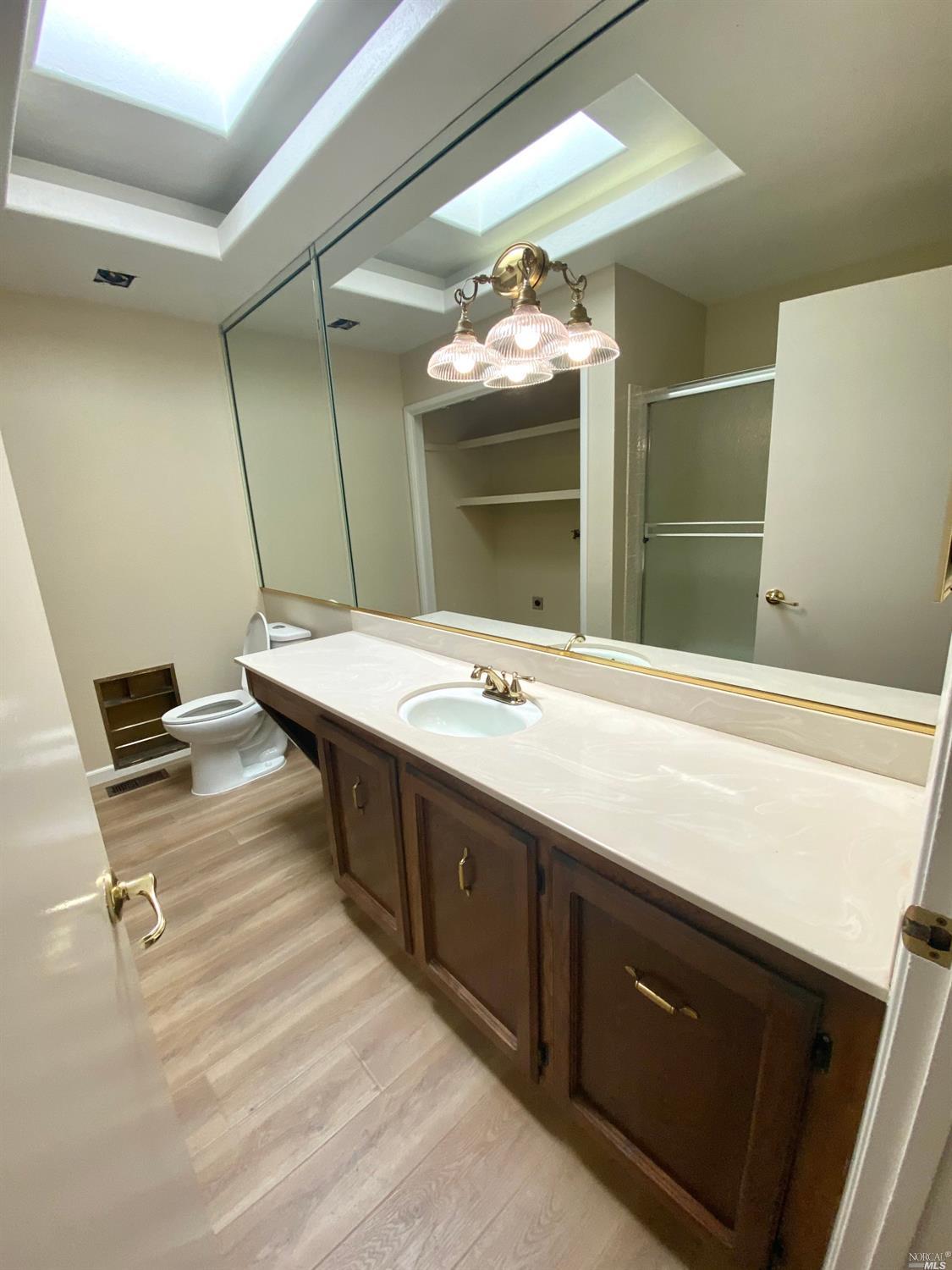 Detail Gallery Image 13 of 23 For 723 Brookside Dr, Vacaville,  CA 95688 - 3 Beds | 2 Baths