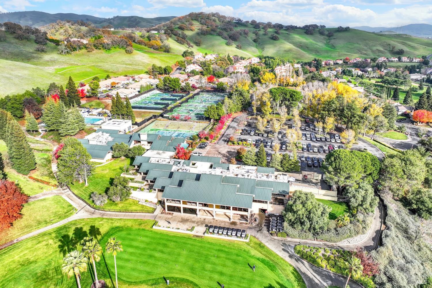 Detail Gallery Image 4 of 63 For 2897 Quail Hollow Dr, Fairfield,  CA 94534 - 3 Beds | 2 Baths