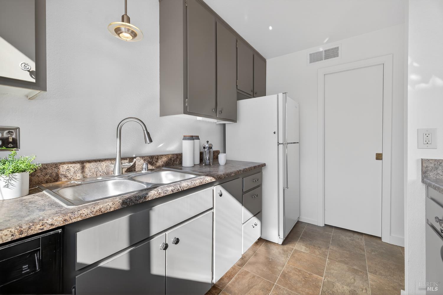 Detail Gallery Image 16 of 38 For 159 Guadalupe Dr, Sonoma,  CA 95476 - 2 Beds | 1/1 Baths